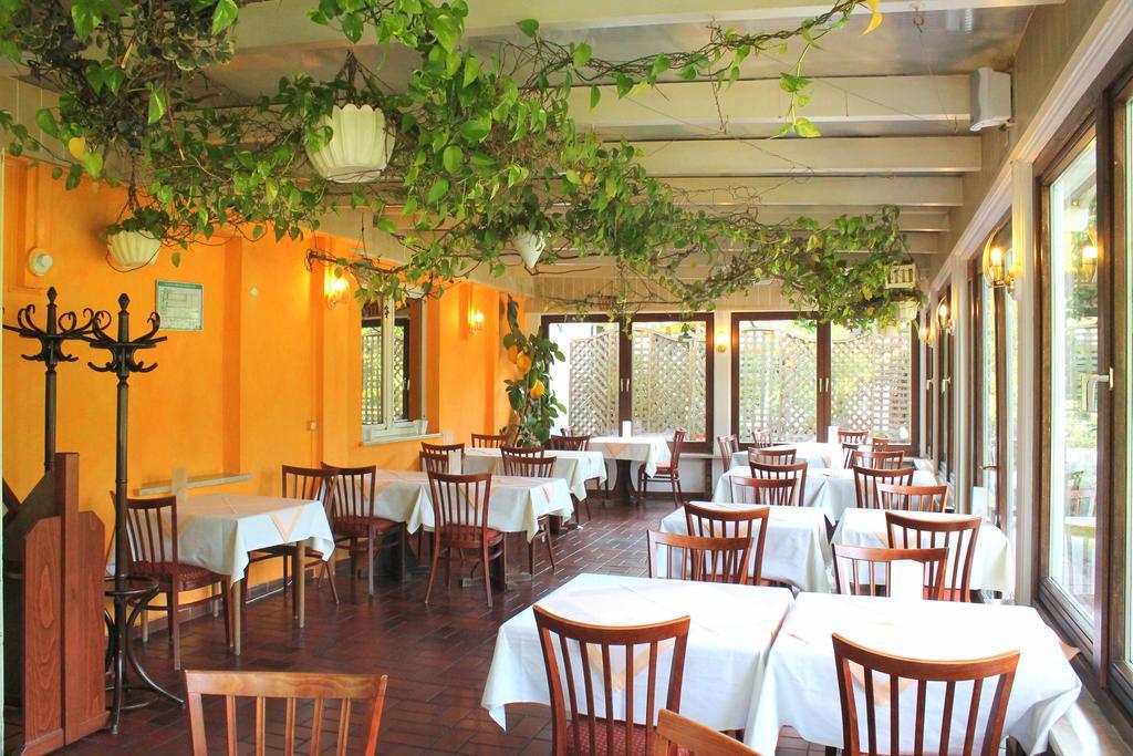 Hotel Und Restaurant Eurohof Дуйсбург Екстер'єр фото