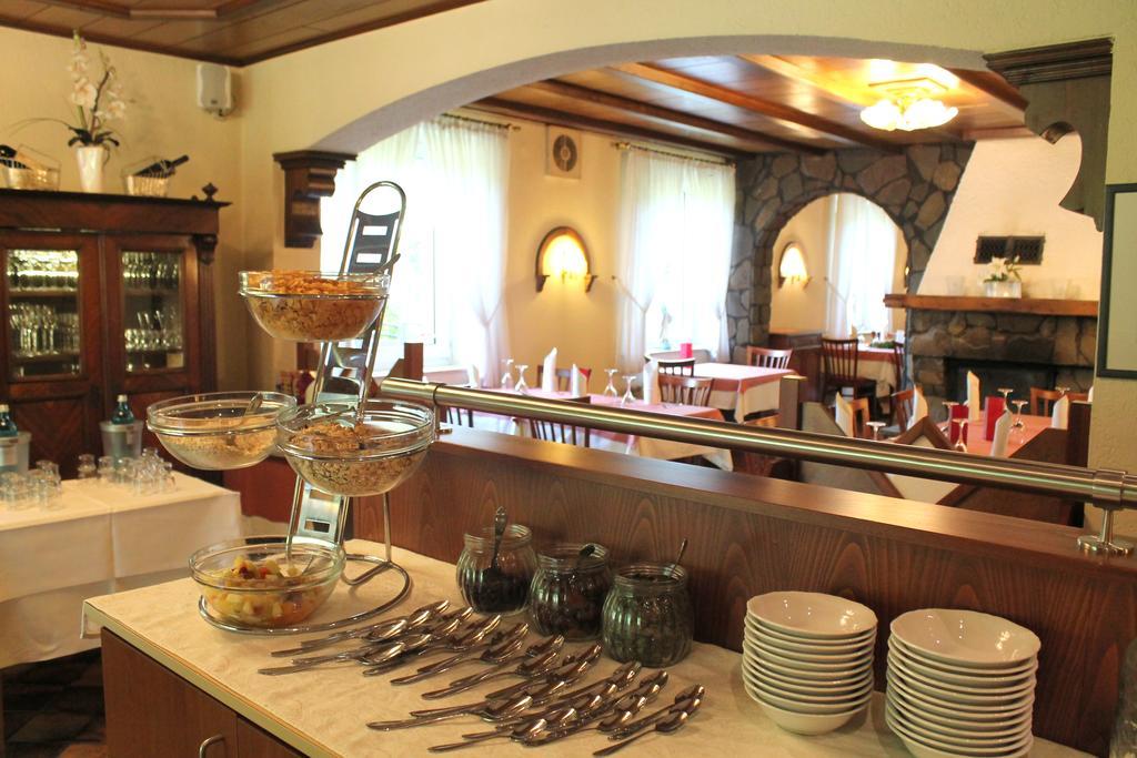 Hotel Und Restaurant Eurohof Дуйсбург Екстер'єр фото